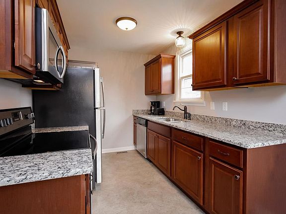 5th image of 190 Woodson Ln