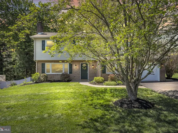 6234 Leader Dr, York, PA 17407