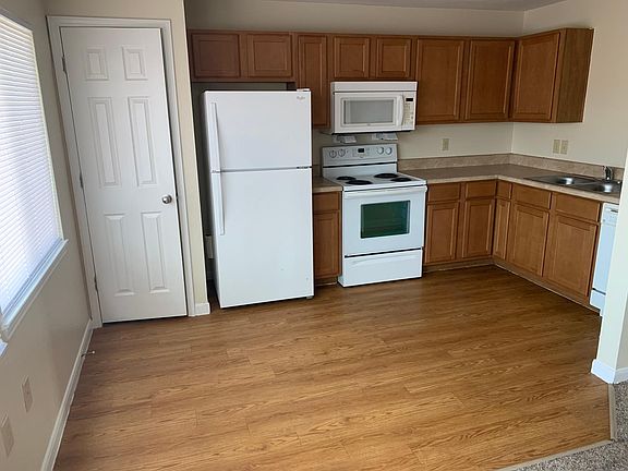 3rd image of 1215 Castroville Rd #5499302ae