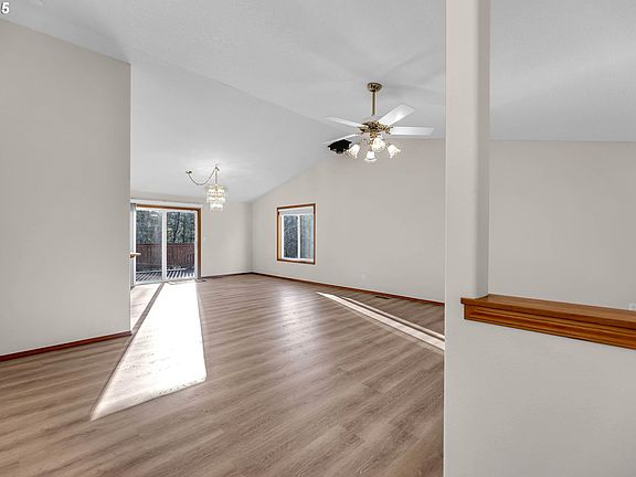 2nd image of 21615 NE 181st Cir