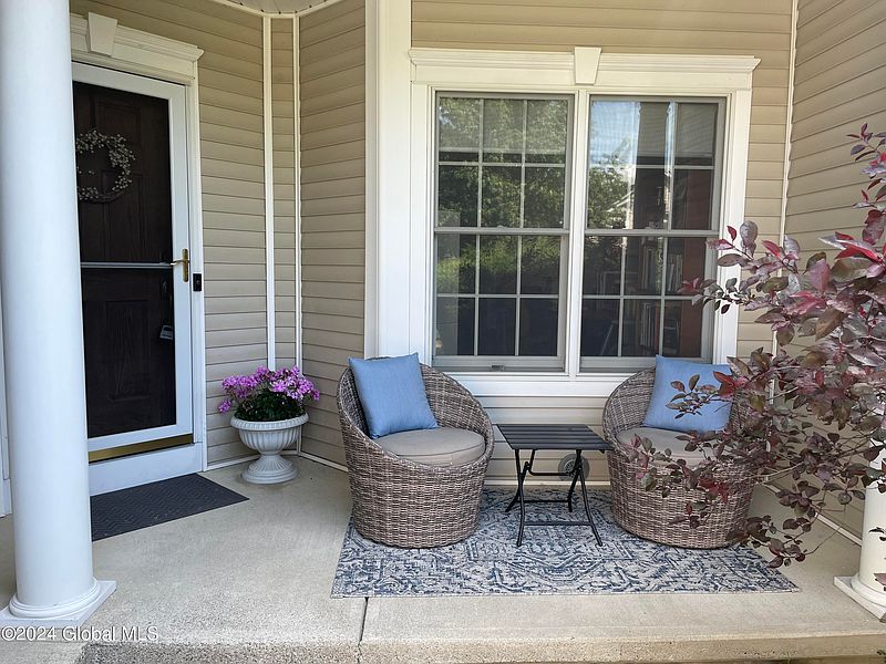 3rd image of 18 Rockrose Drive