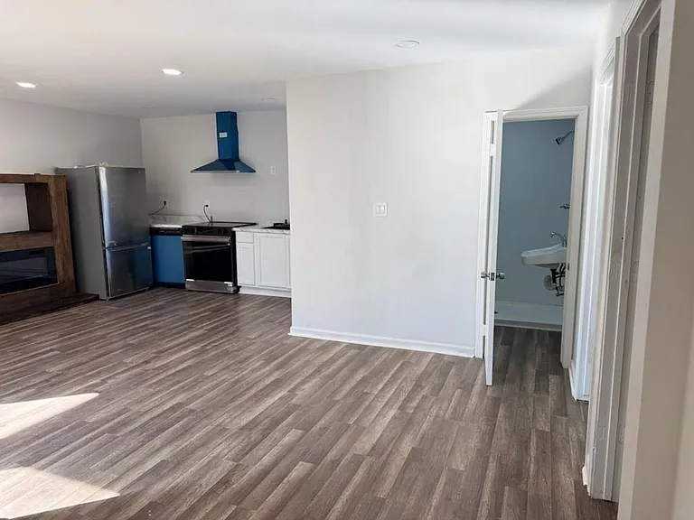 3512 Castor St — Photo 10