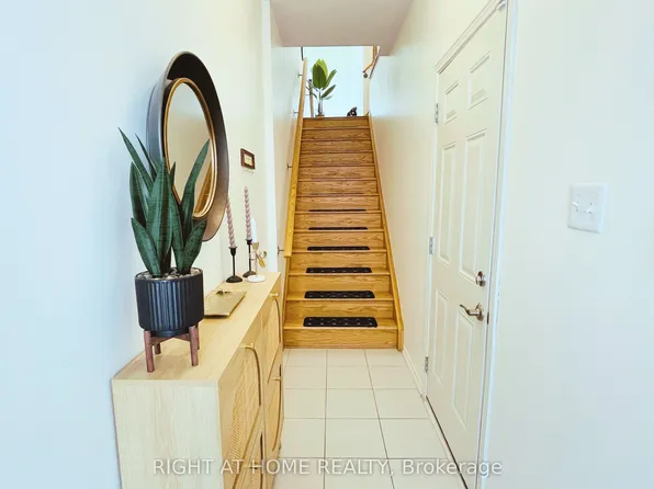 2372 Chevron Prince Path, Oshawa, ON L1L 0K9