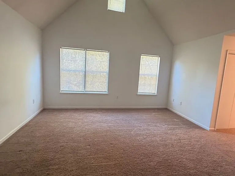 325 Town Pointe Way — Photo 13