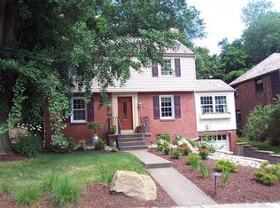 9 Iroquois Dr, Pittsburgh, PA