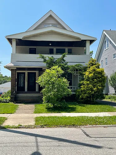 2654 E 130th St Photo 1