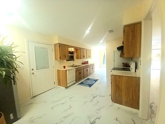 5th image of 1304 Bender Ave