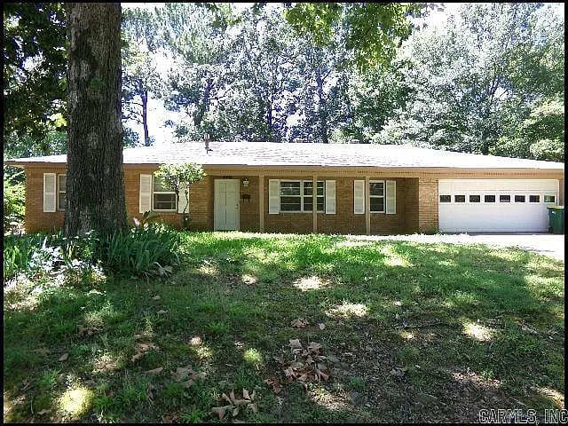 3 bed, 2.0 bath, 1673 sqft, $1,425 — Photo 1