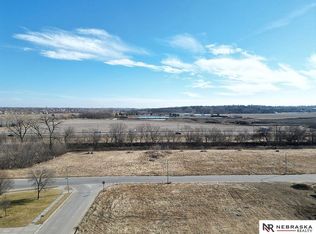 1003 Patricia Dr, Papillion, NE 68046