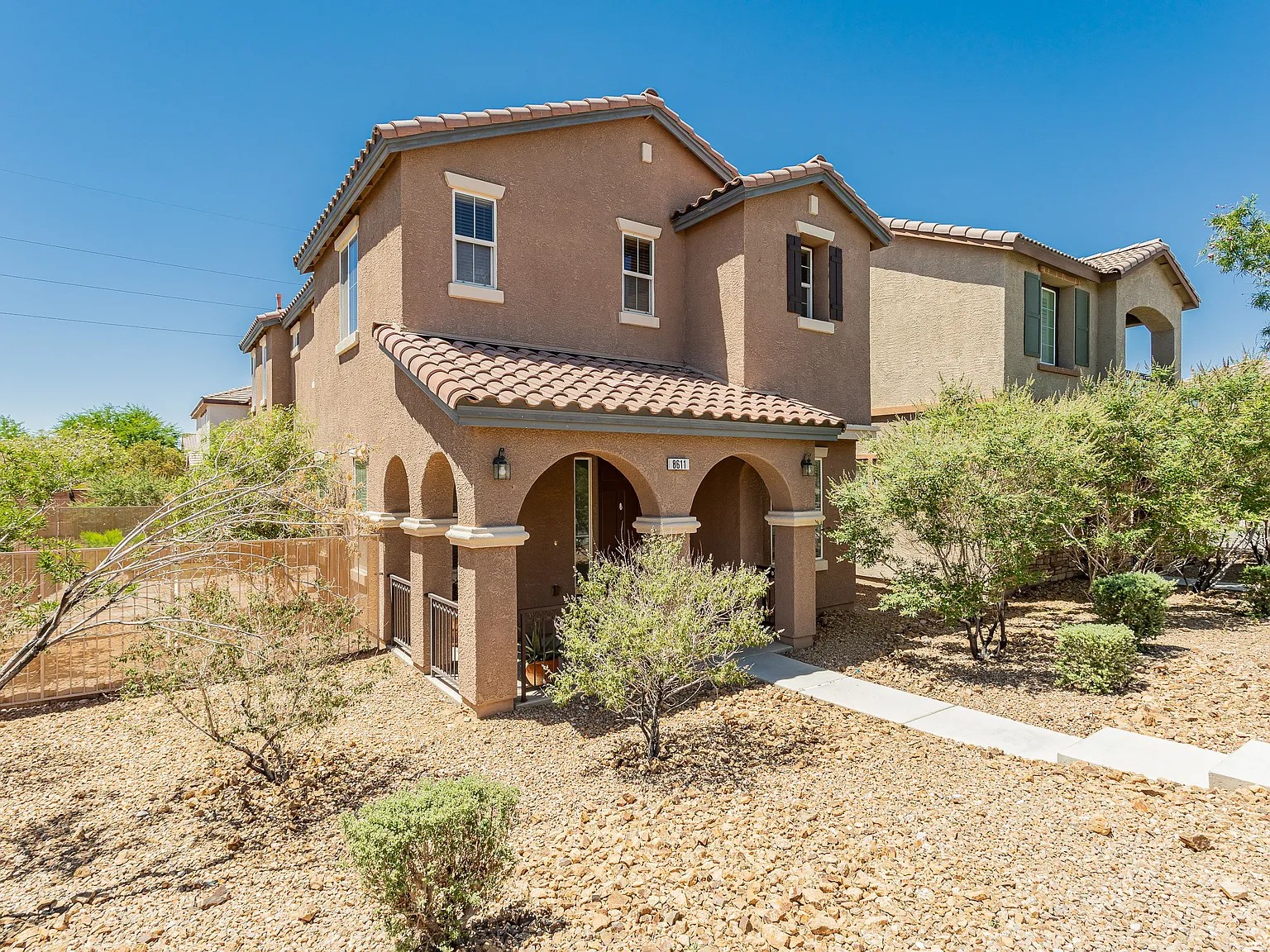 4 bed, 2.5 bath, 1898 sqft, $2,200 — Photo 2