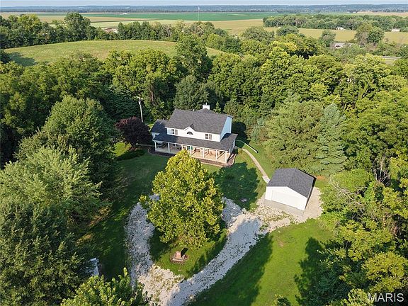 3rd image of 4 Hahn Estate Rd