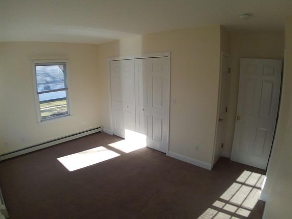 4th image of 15 Hammond St #2