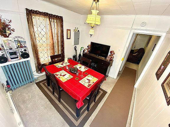 Upper Unit Dinning Room