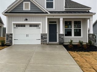 5 Halsey St, Central, SC 29630