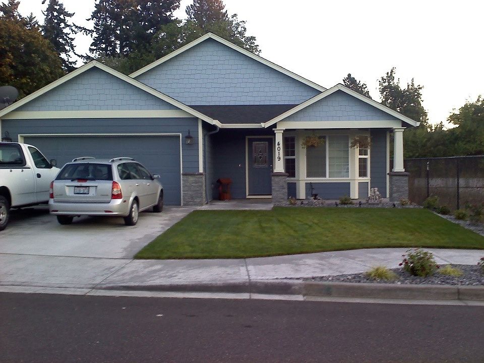 1st image of 4019 NE 109th Cir