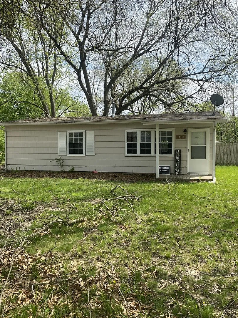 1831 Parkdale Dr photo 1