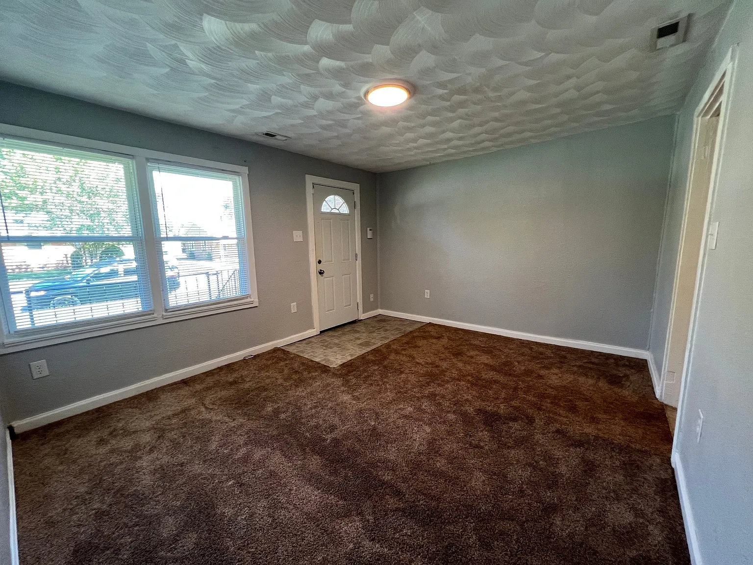 49 Carver Circle - 49 — Photo 2