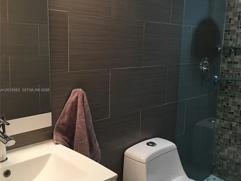 10971 SW 69th Ter #10971 — Photo 7