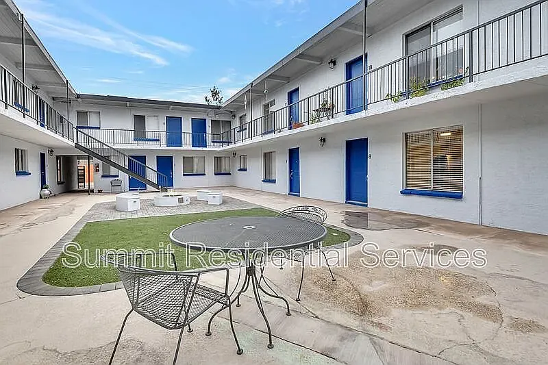Westwood Apartments — Photo 1
