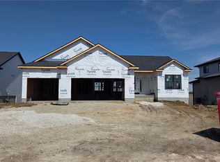 2574 Royal Oak Ridge Rd, Marion, IA 52302