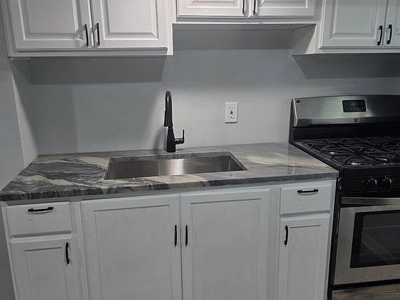 2nd image of 6833 S Merrill Ave #Basement