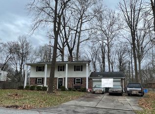 821 Merry Ln, Greenwood, IN 46142