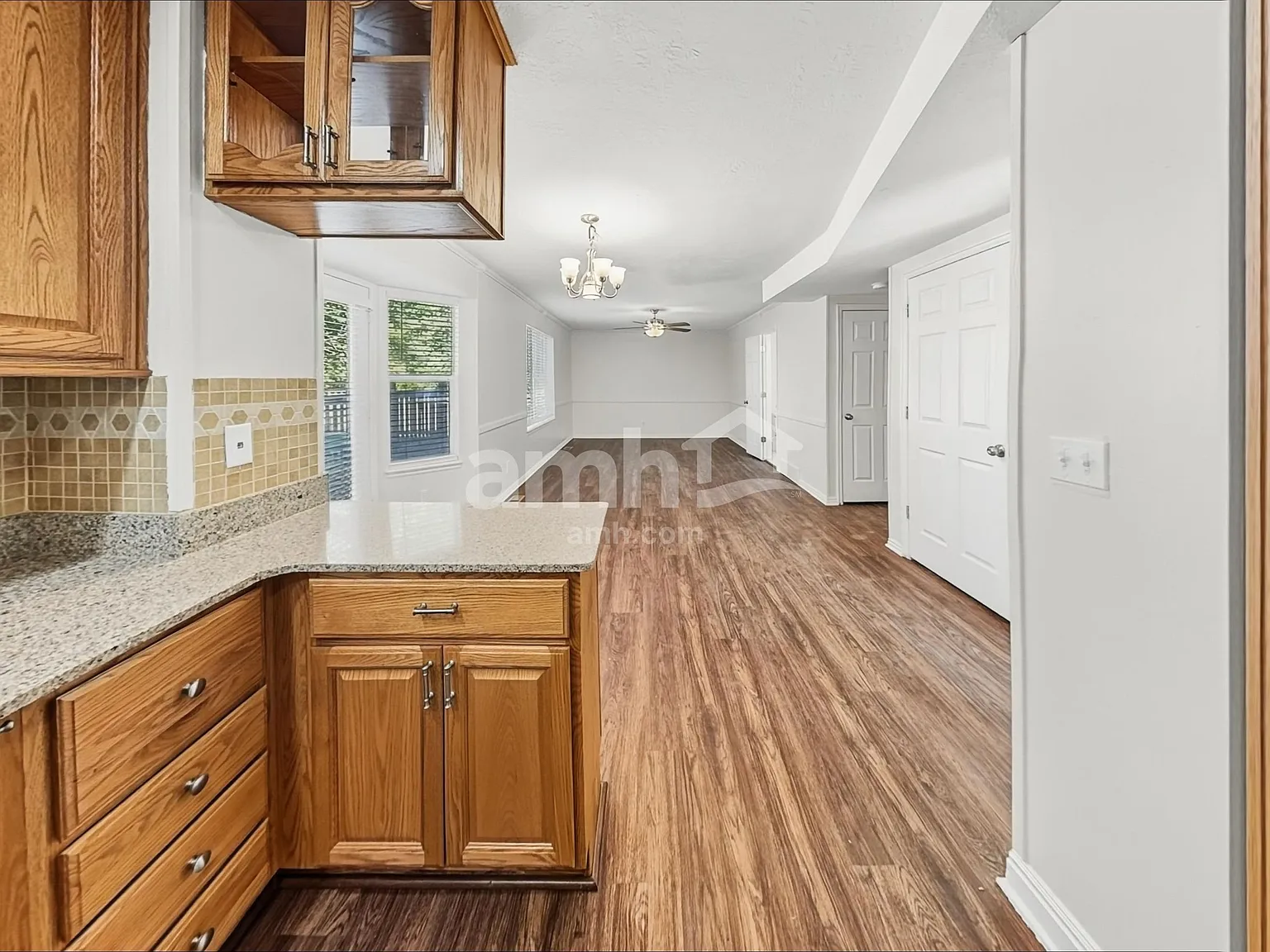 4 bed, 3.5 bath, 2111 sqft, $2,510 — Photo 4
