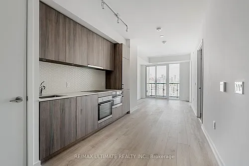 158 Front St E #1211 Photo 1