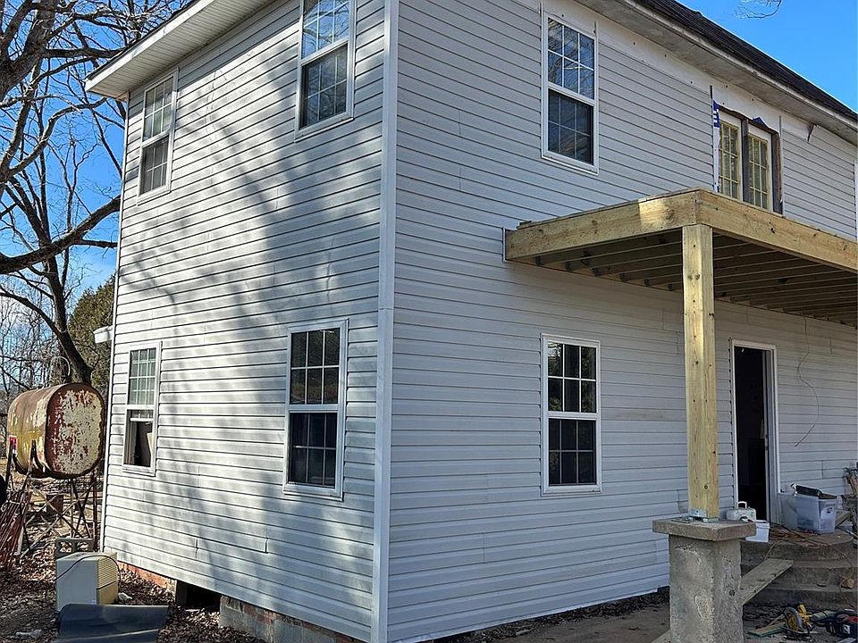 1st image of 16 Mallory Ln