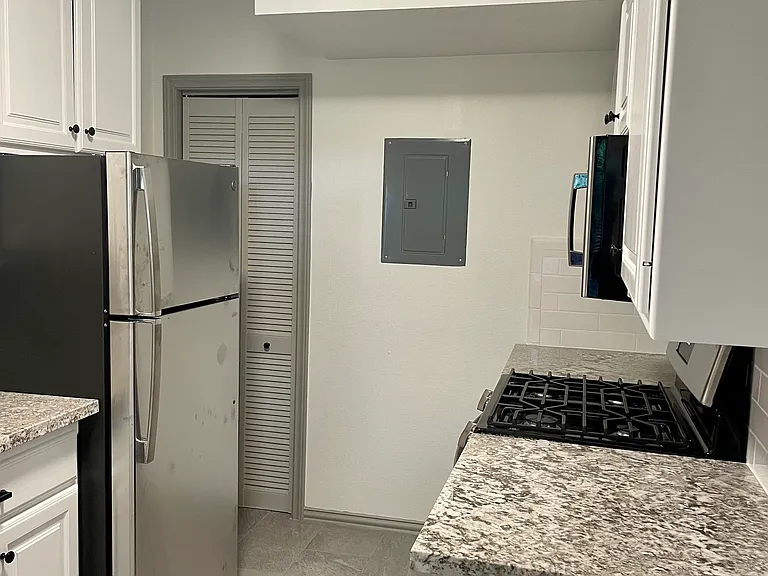 4021 Prescott Ave #B1 — Photo 9