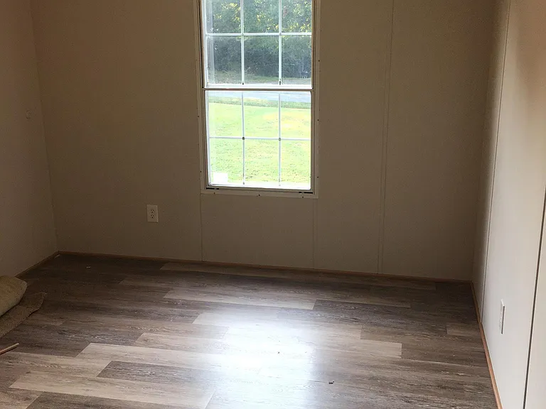 476 Sharpe St — Photo 18