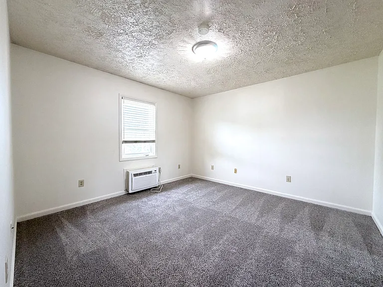 401 East Rd #6 — Photo 10