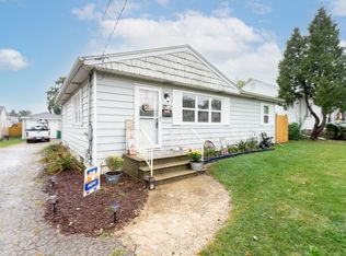 615 E 12th St, Lockport, IL 60441