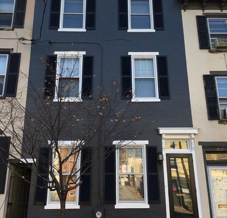 1st image of 616 W 4th St