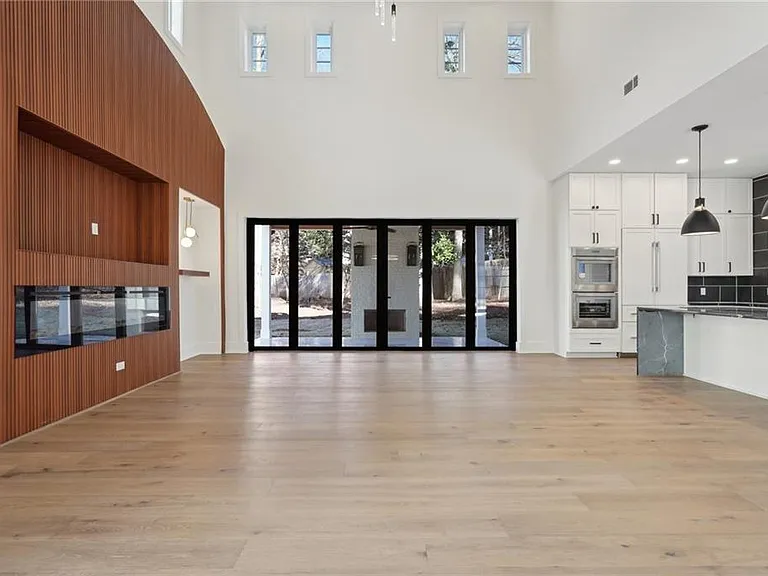 120 Thome Dr — Photo 18