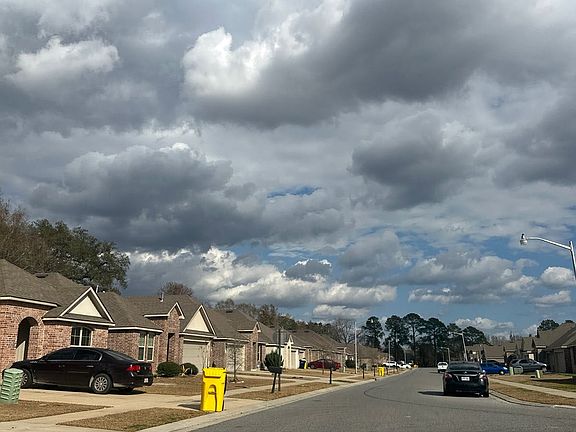 4th image of 407 Saddle Crest Dr