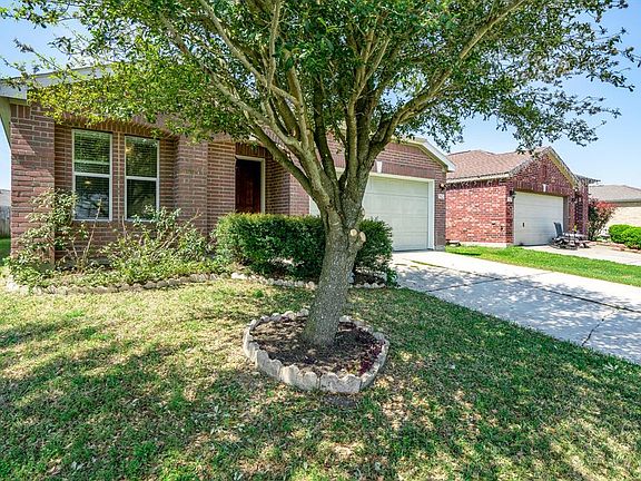 3rd image of 7623 Appleberry Dr