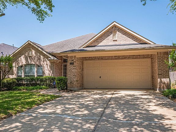 2nd image of 3318 Thistlegrove Ln