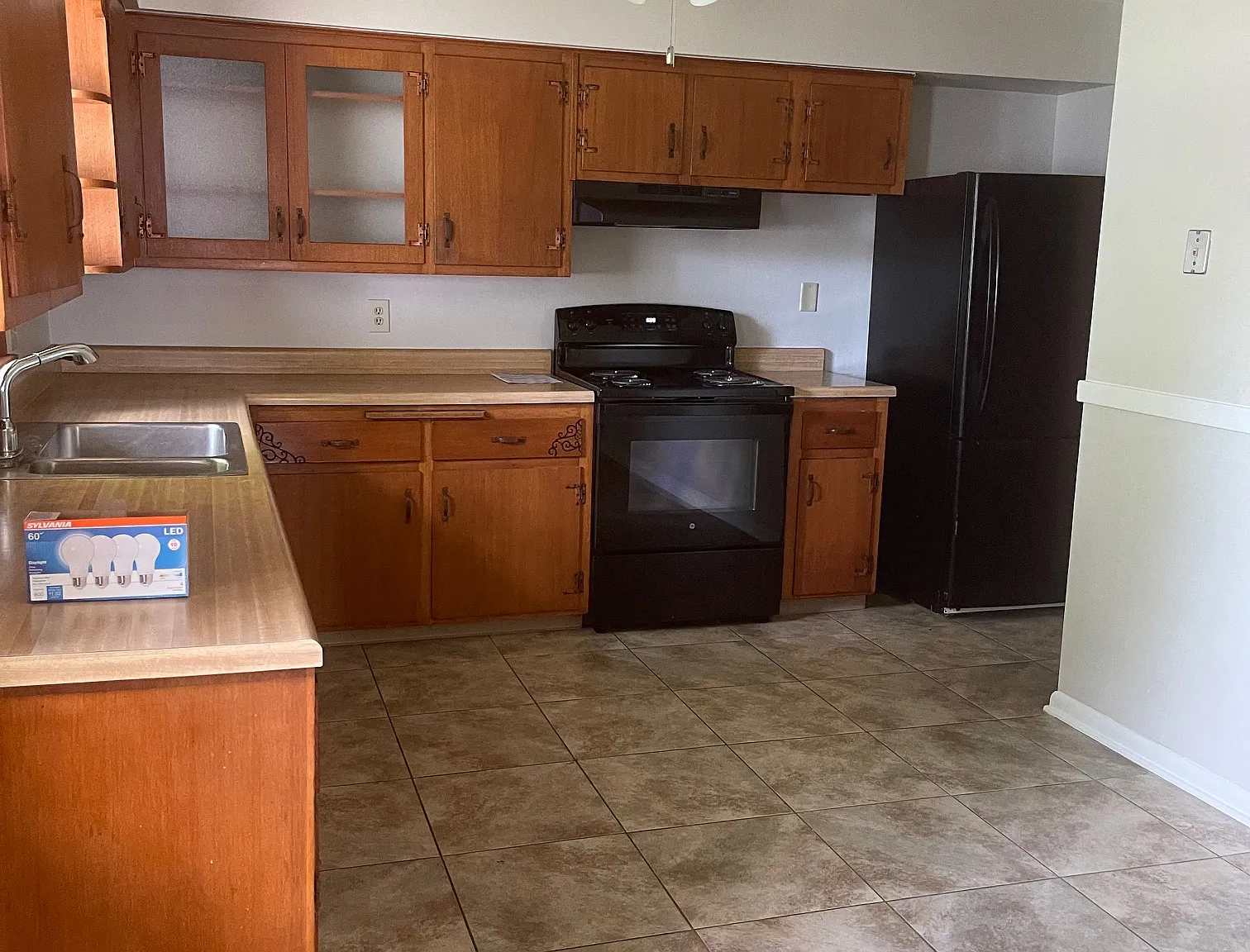 3 bed, 1200 sqft, $1,795 — Photo 3