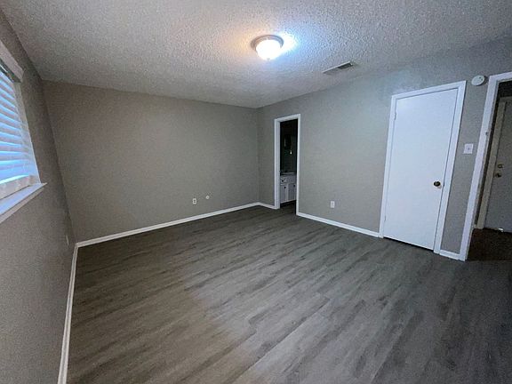 5th image of 9395 Mapes St