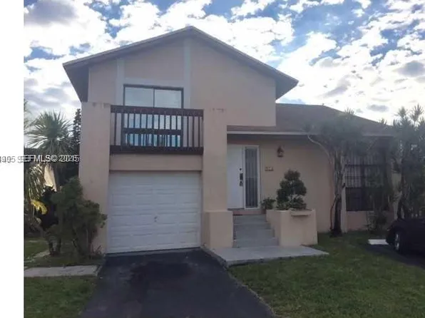 914 NW 106th Ave Cir, Miami, FL 33172