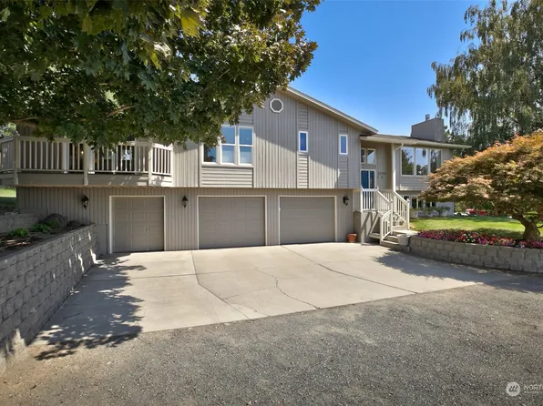 2705 Macias Lane, Yakima, WA 98901