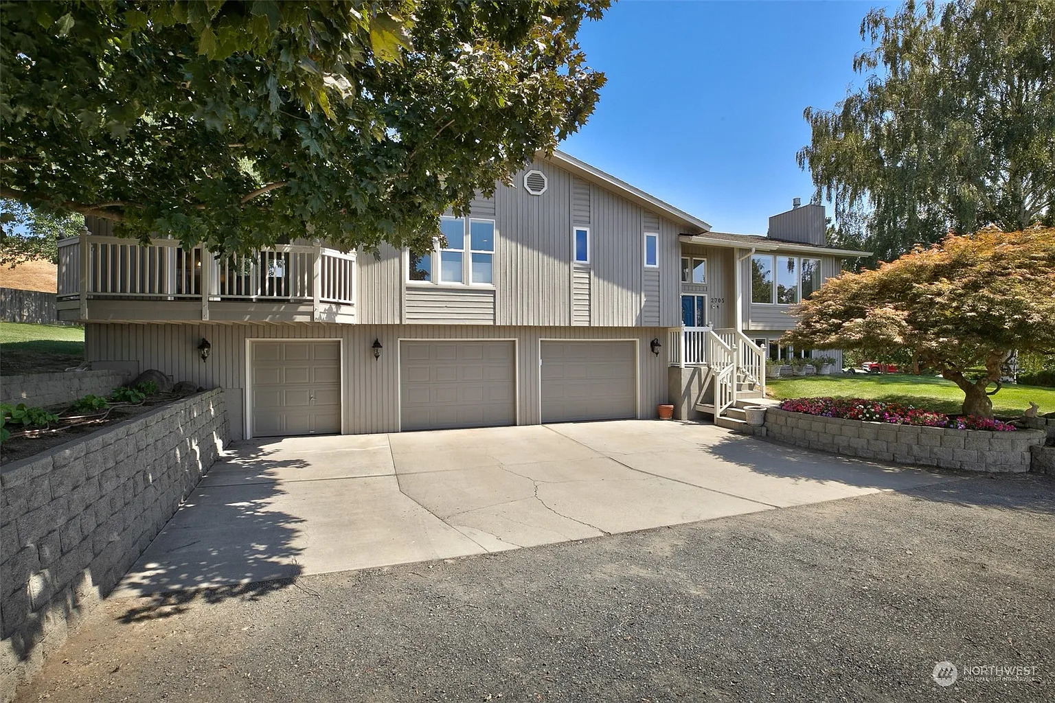 2705 Macias Lane photo 1