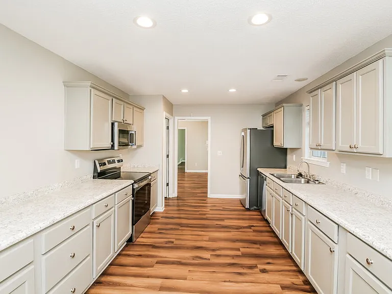 355 Village Dr — Photo 7