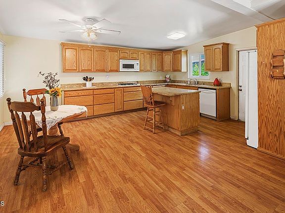 4th image of 426 Dunsview Ave