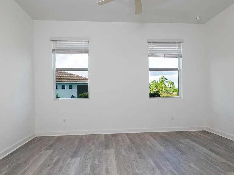 4530 NW Exchange Ave — Photo 12