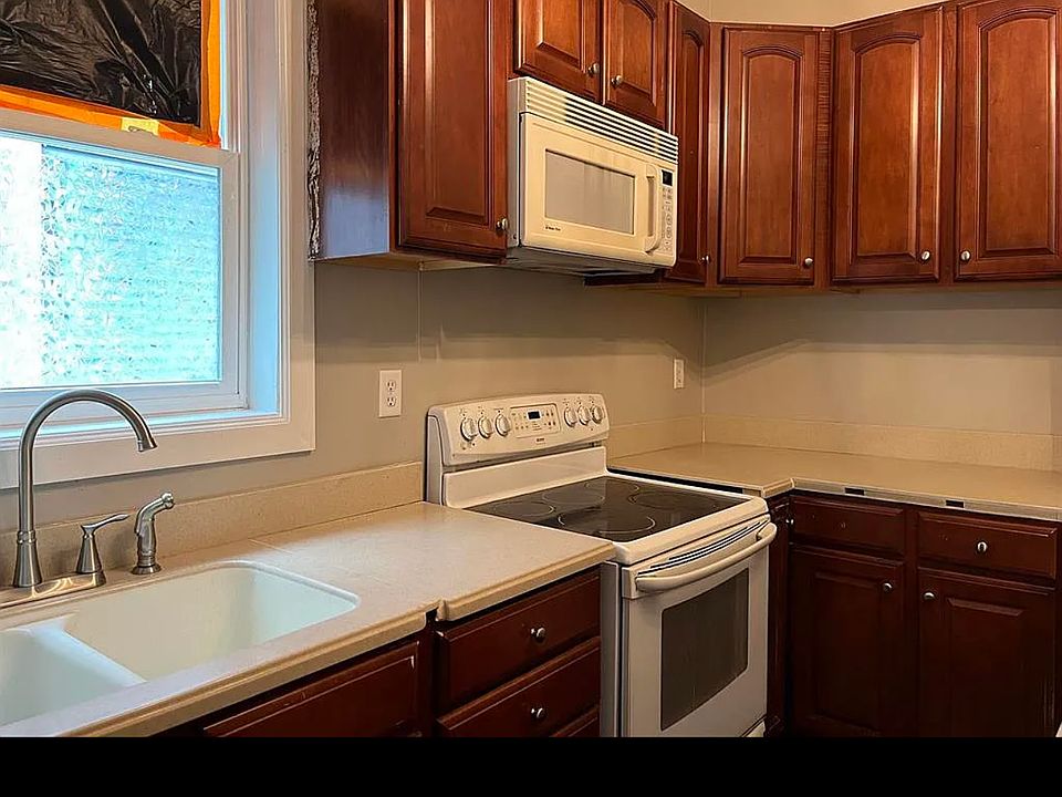 2nd image of 1101 W 2nd St #1