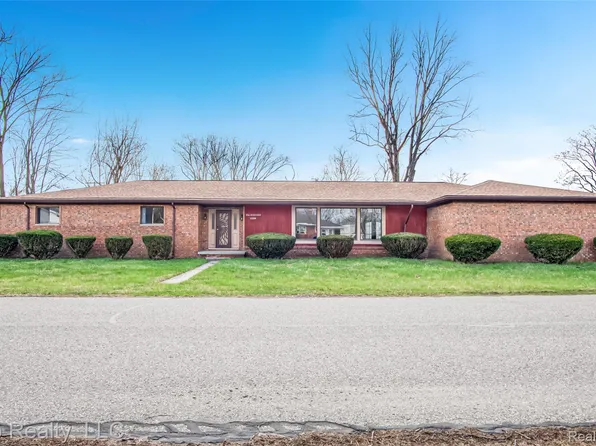 11200 Wahrman St, Romulus, MI 48174