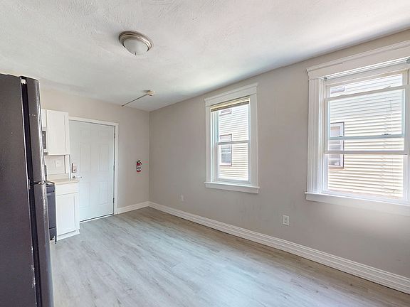 3rd image of 645 Douglas Ave #2F