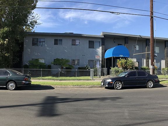 3rd image of 7253 Variel Ave APT 06